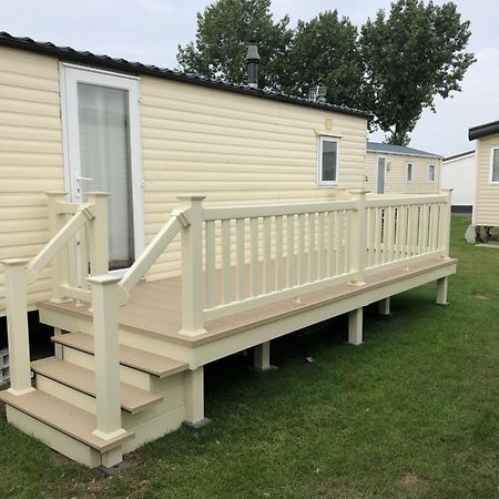 8 Berth Caravan Hotel Clacton-on-Sea Buitenkant foto